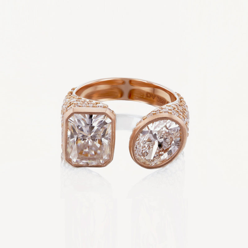 Kobelli Custom Toit et Moi Diamond Ring