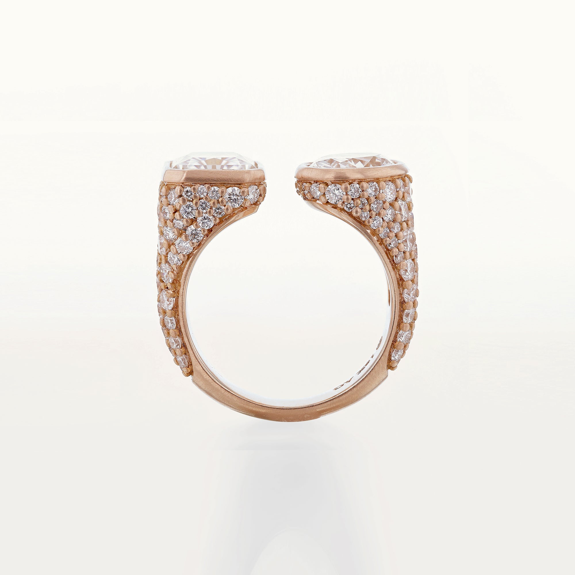 Kobelli Custom Toit et Moi Diamond Ring
