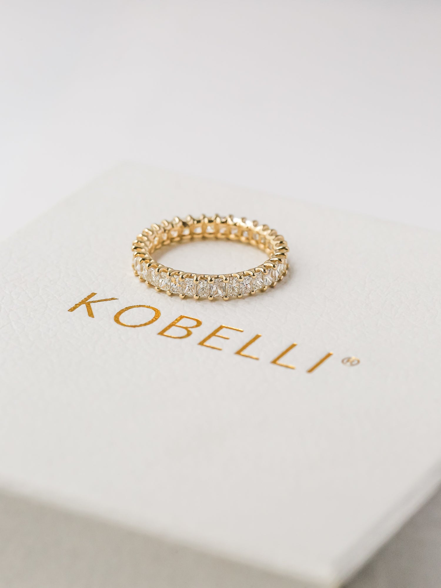 Kobelli Baguillion Diamond Bands