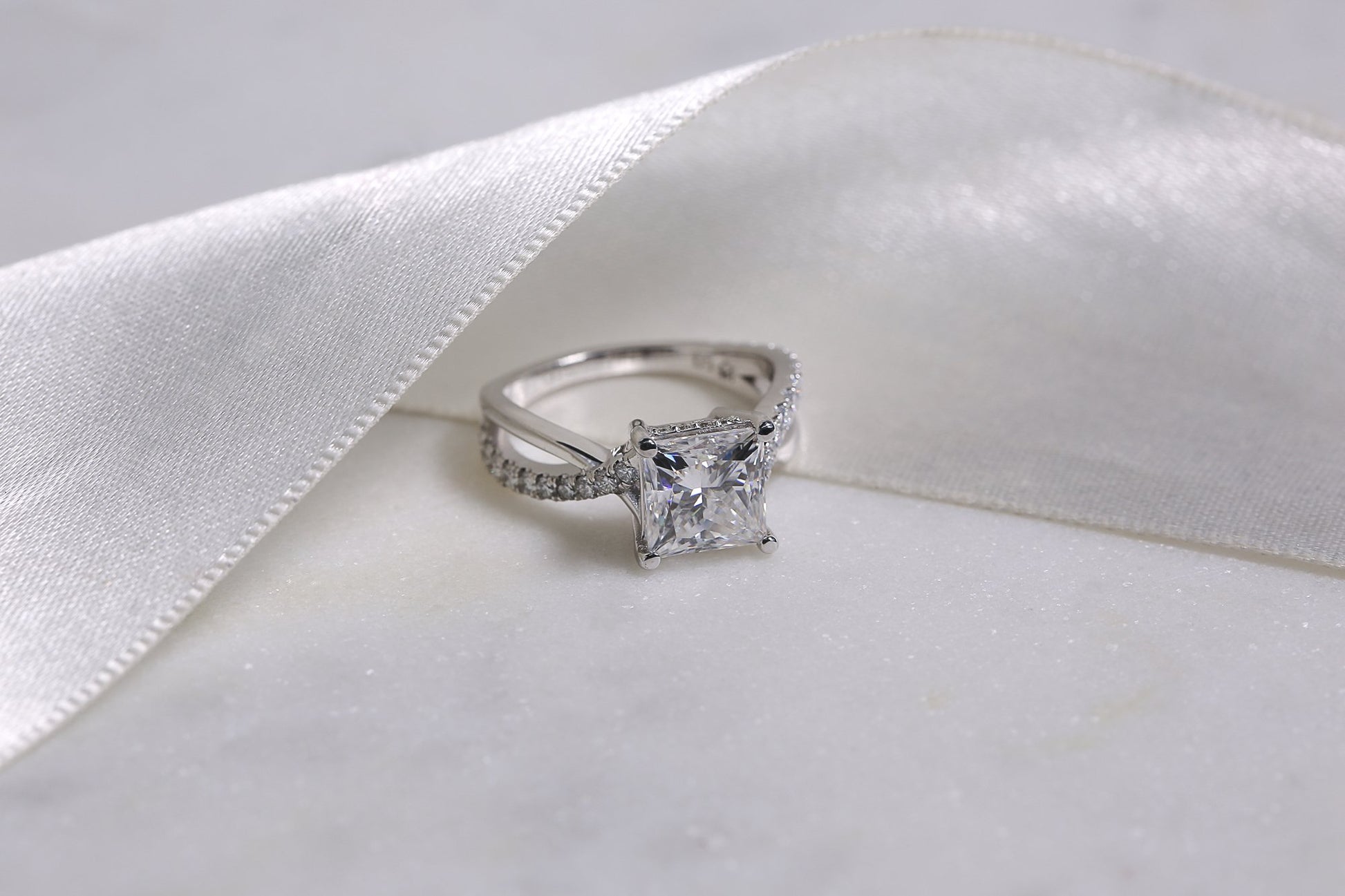 Kobelli 2 Carat Lab-grown Diamond Accented Ribbon Bypass Moissanite Engagement Ring