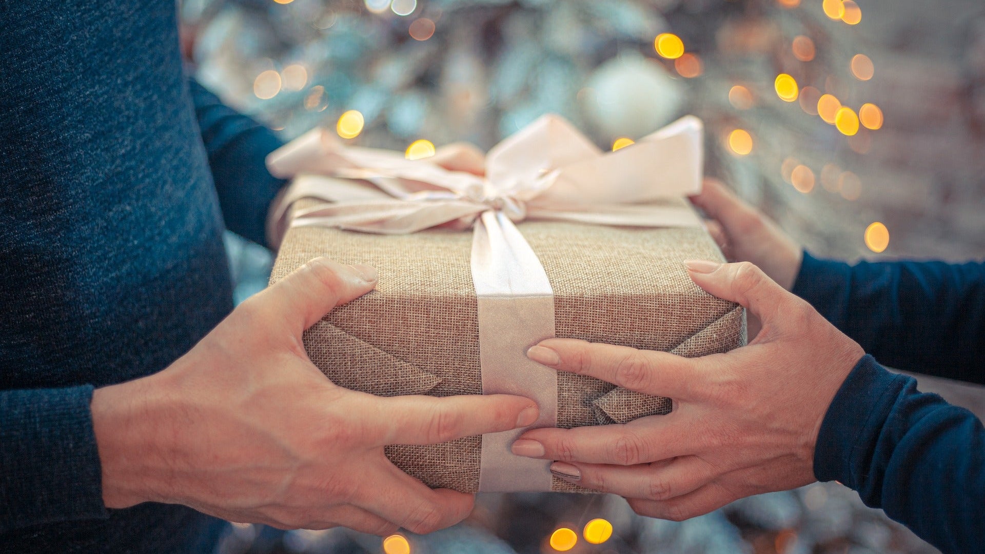 Jewelry Holiday Gift Guide for Him and Her