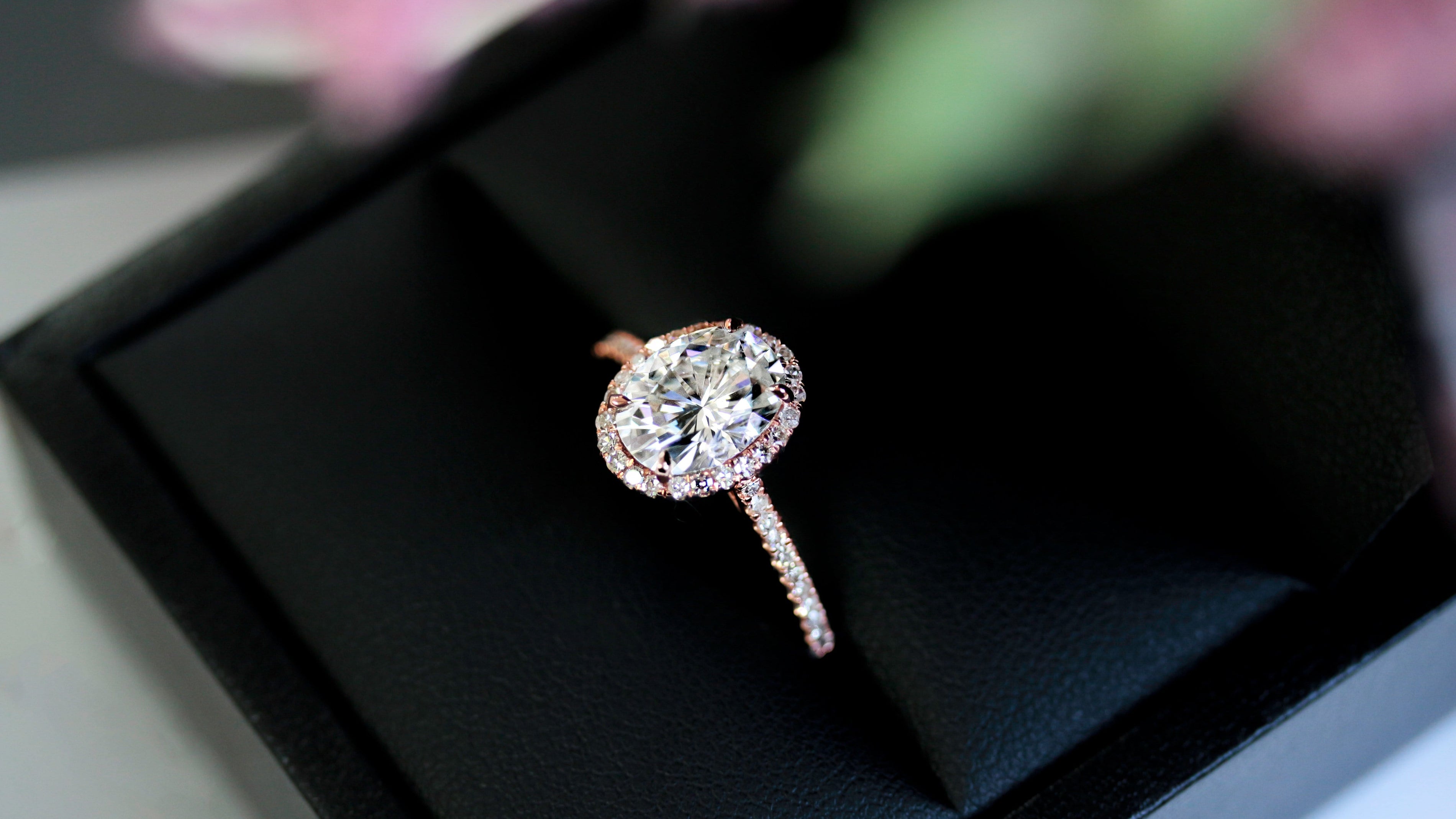 8 Questions to Ask When Buying an Engagement Ring