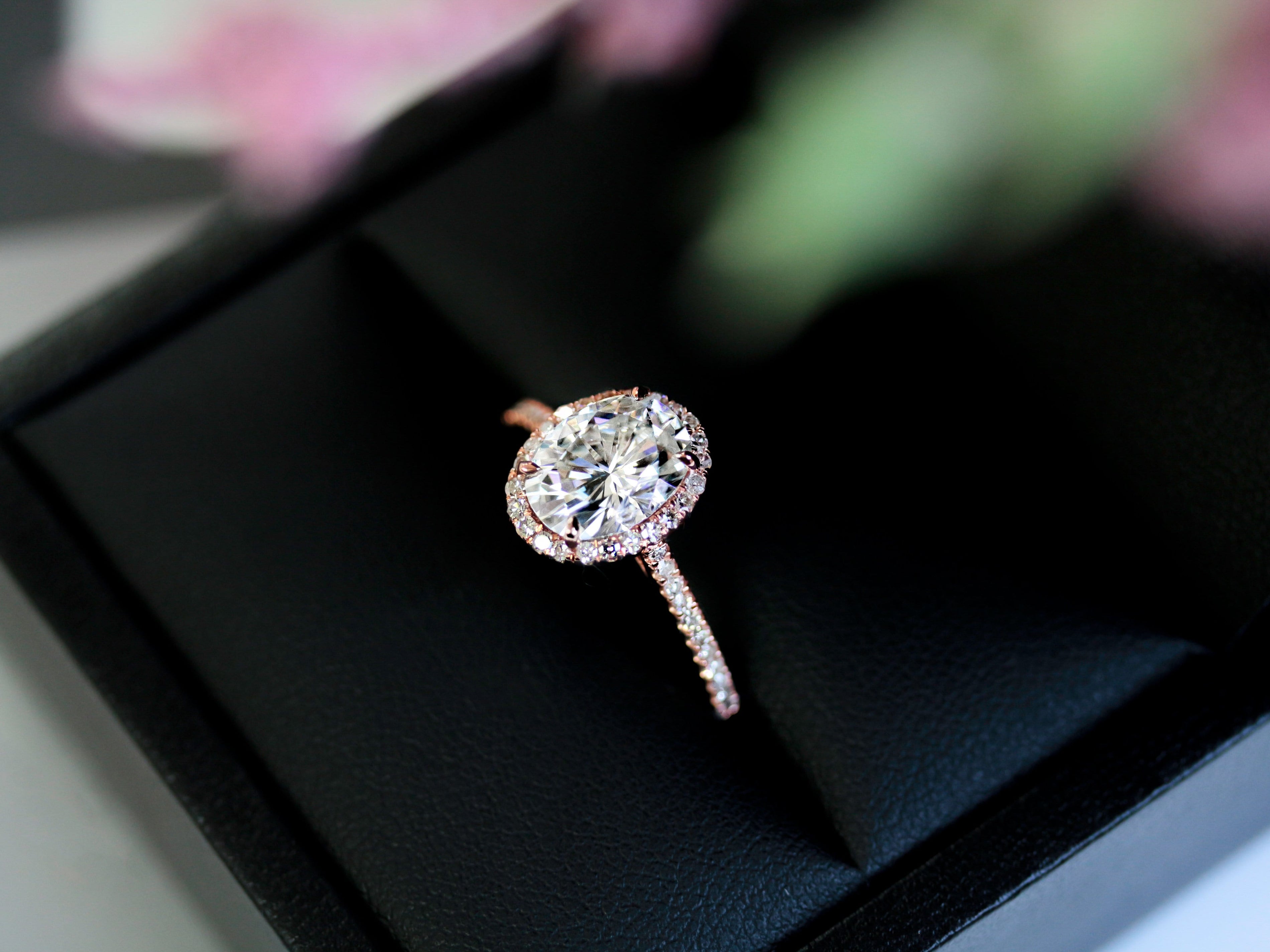 8 Questions to Ask When Buying an Engagement Ring