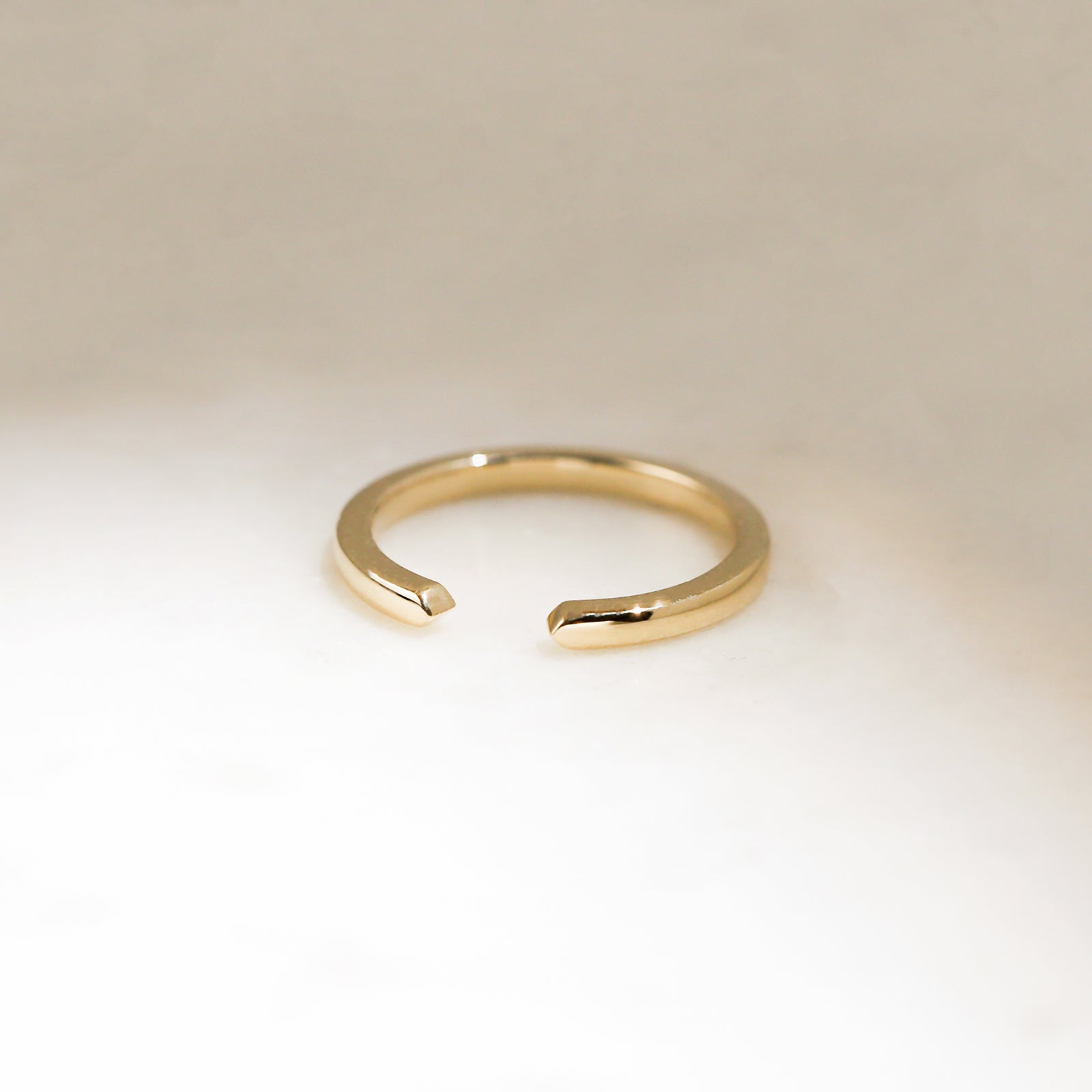Kobelli Plain Gold Open Wedding Band