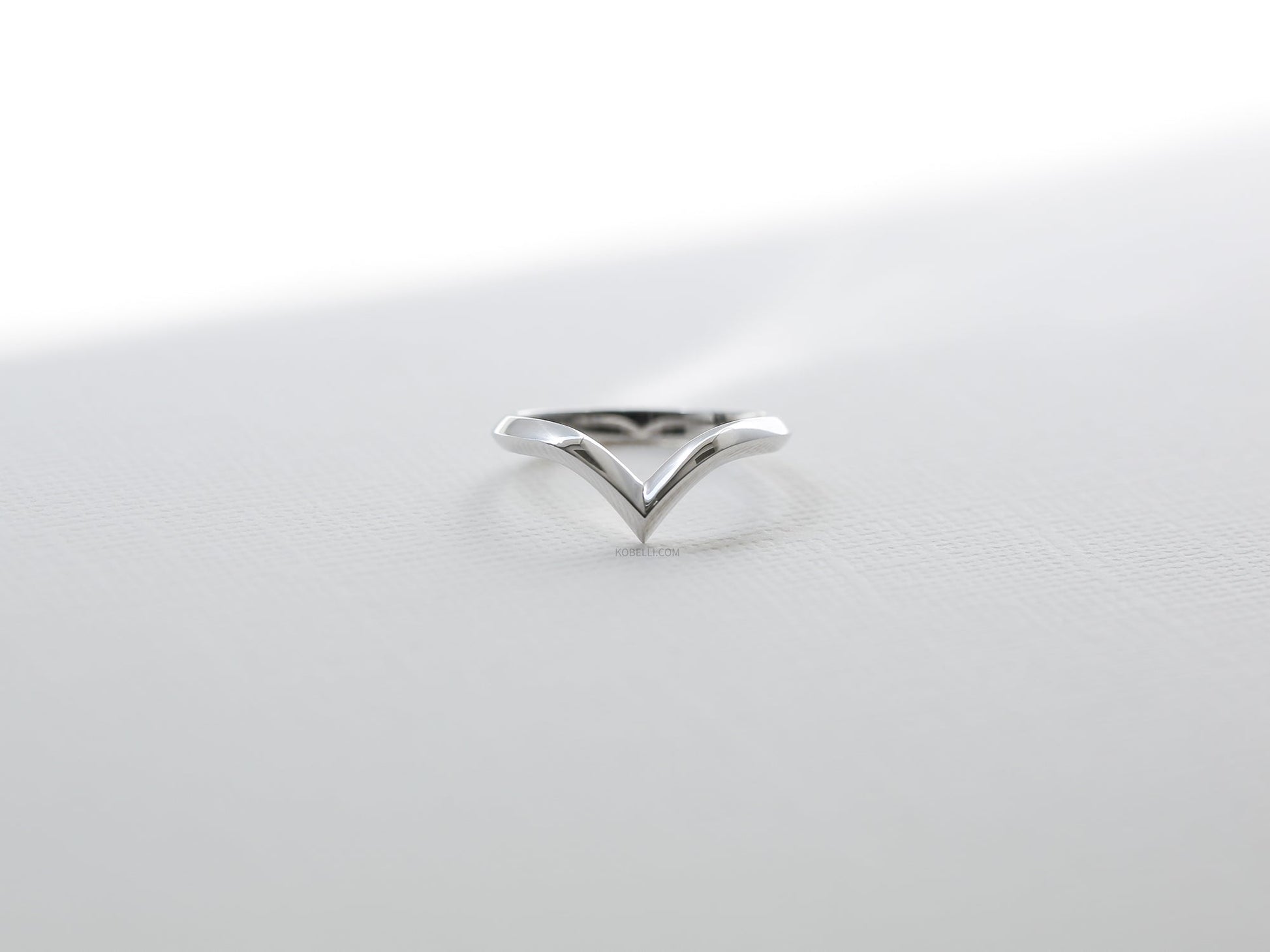 Kobelli Solid Gold Chevron Wedding Band - Paris Band