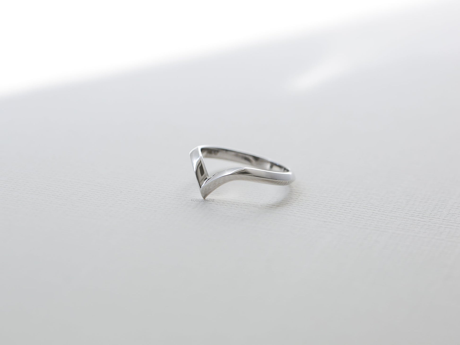 Kobelli Solid Gold Chevron Wedding Band - Paris Band