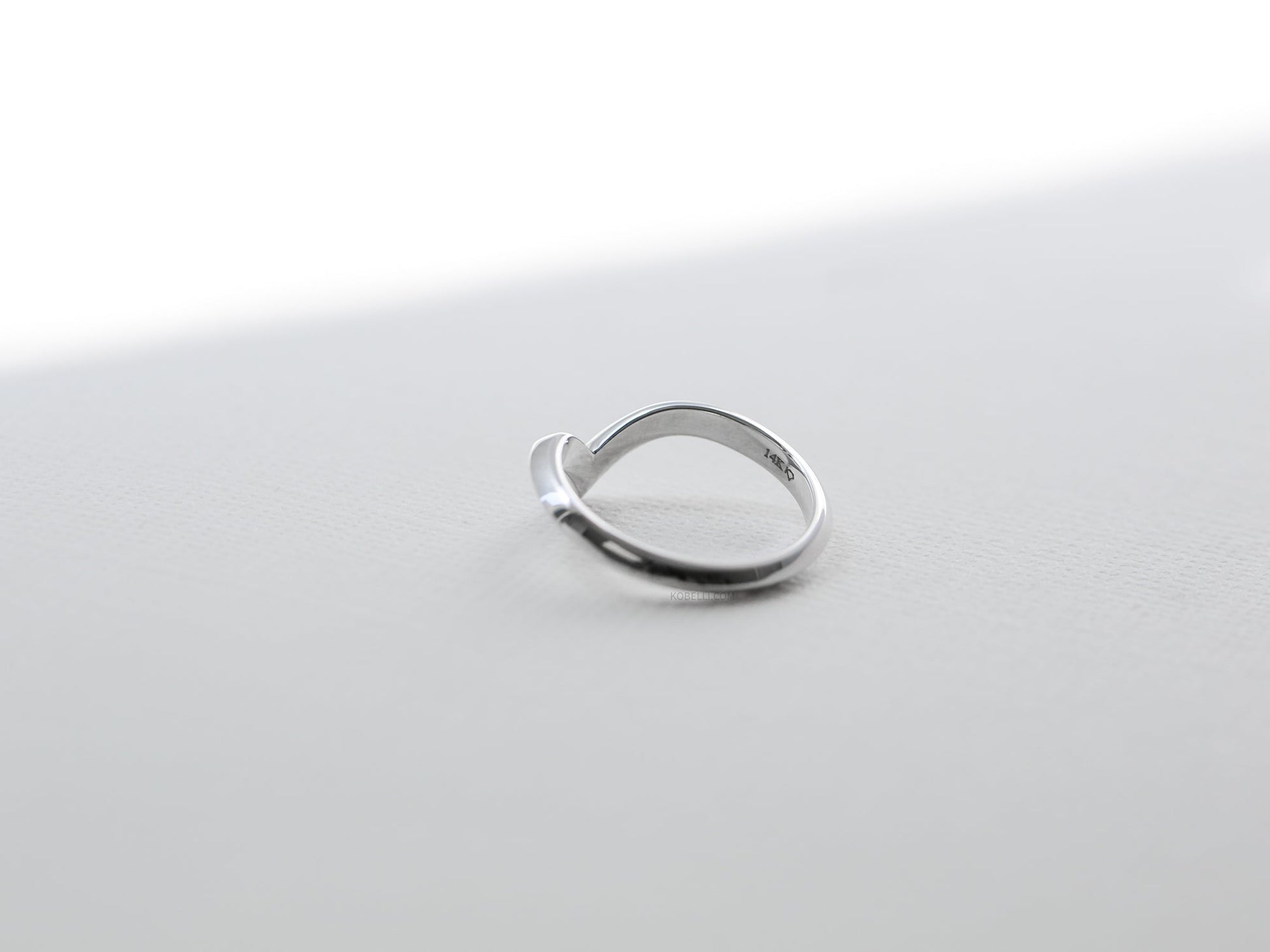 Kobelli Solid Gold Chevron Wedding Band - Paris Band