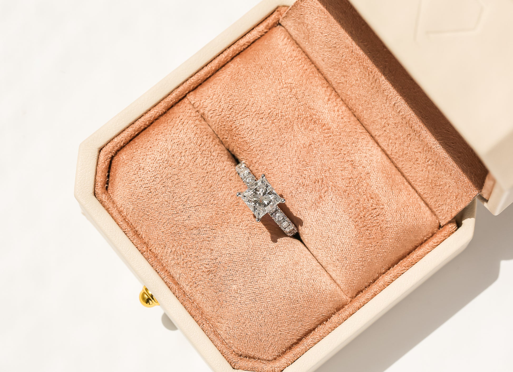 Lyon Ring