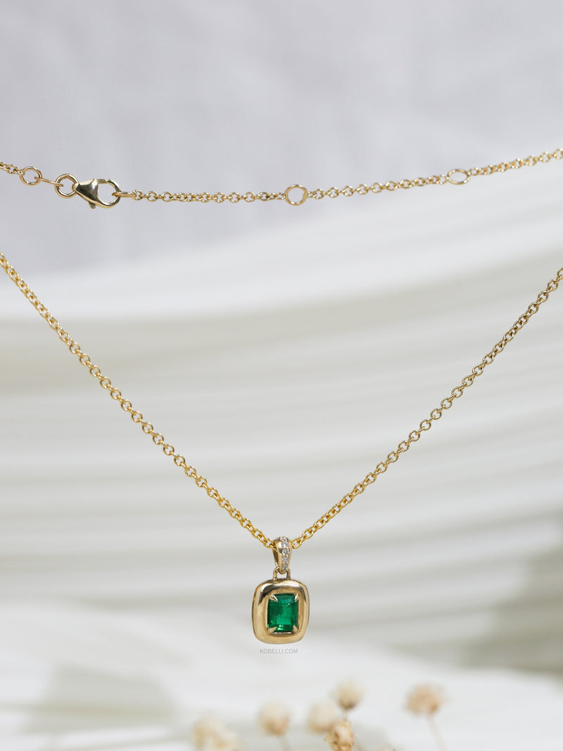 Emerald Marshmallow Bezel Necklace