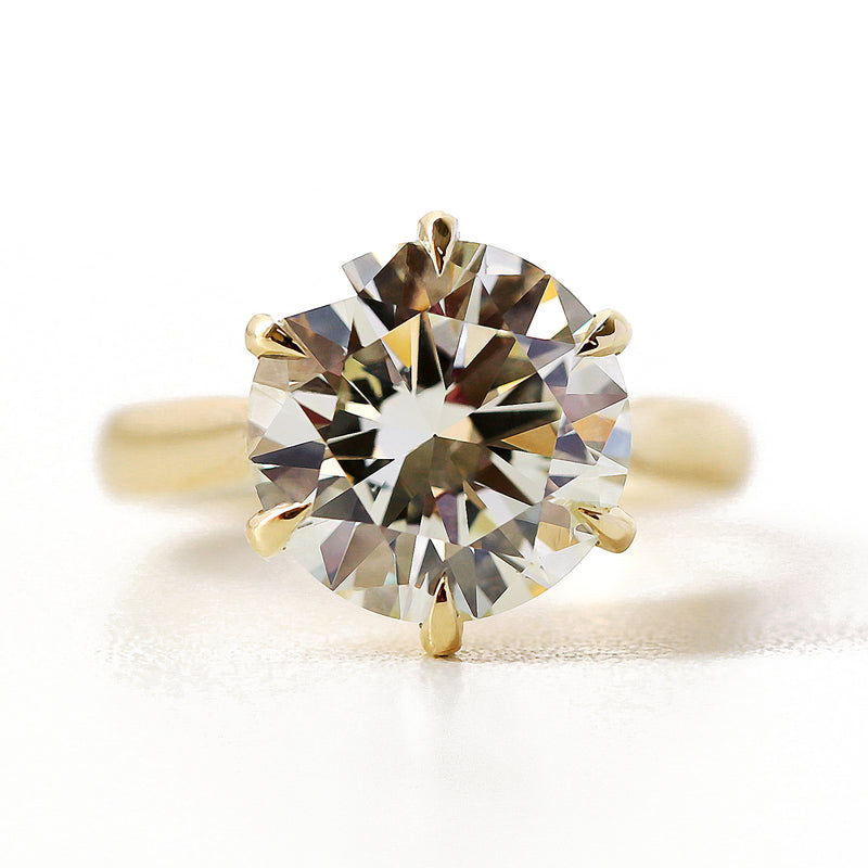 O anel de diamante 555 (gia)