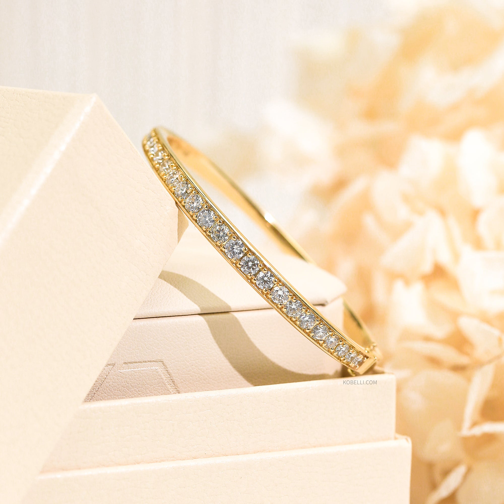 Lab Grown Diamond Bangle in Yellow Gold