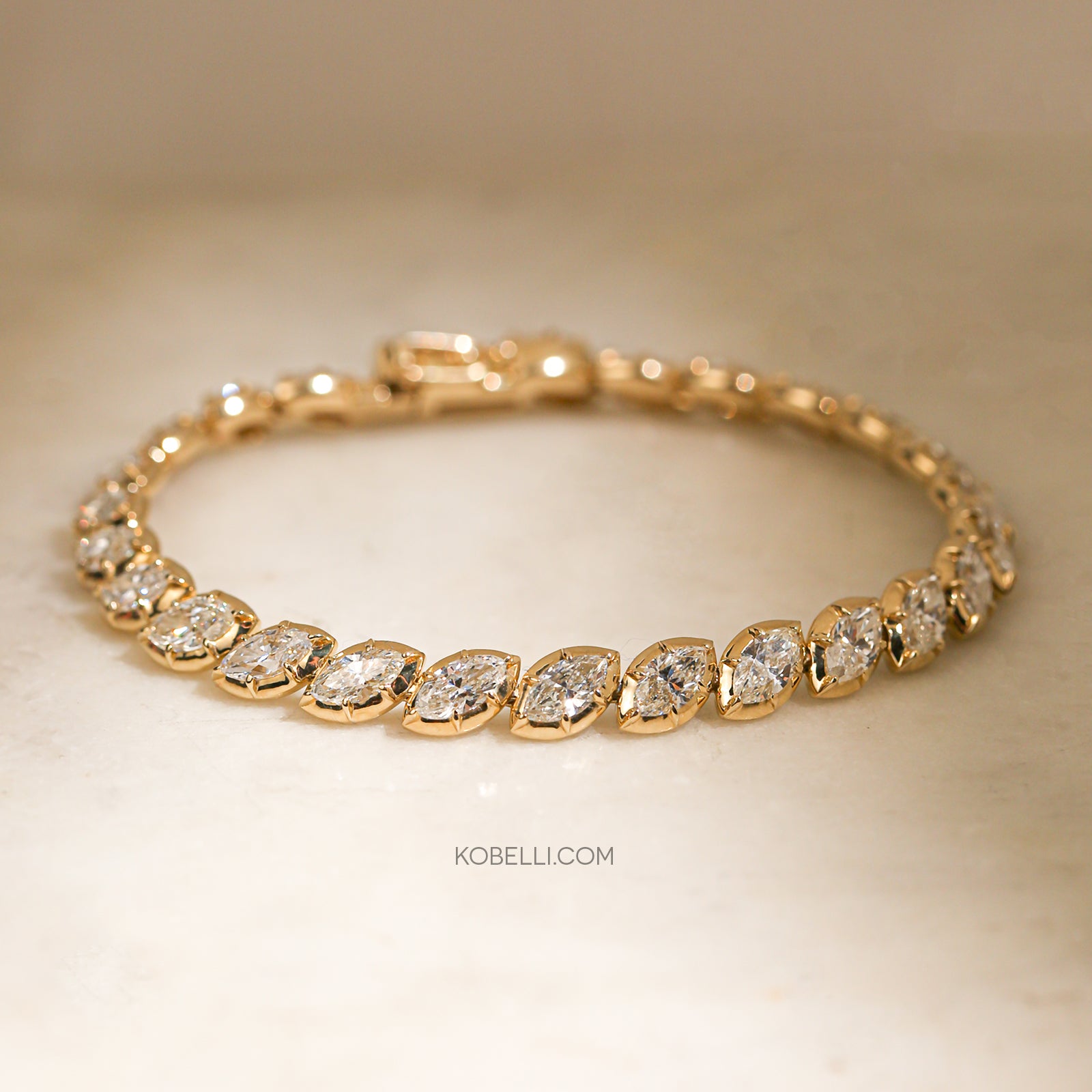 8+ Carat Diamond Collet Tennis Hira Bracelet