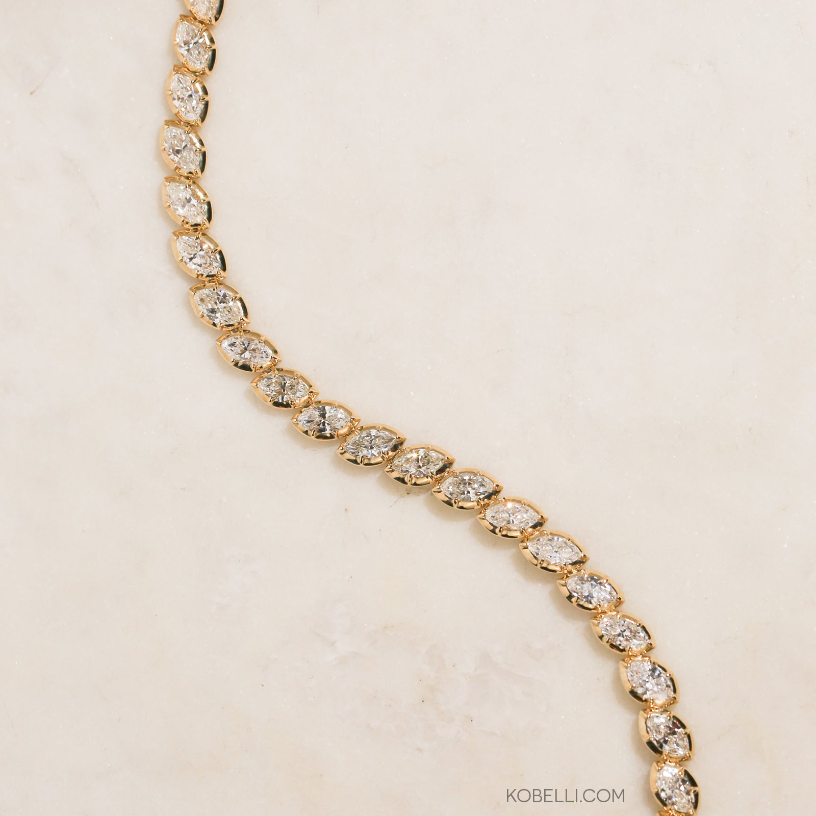 8+ Carat Diamond Collet Tennis Hira Bracelet