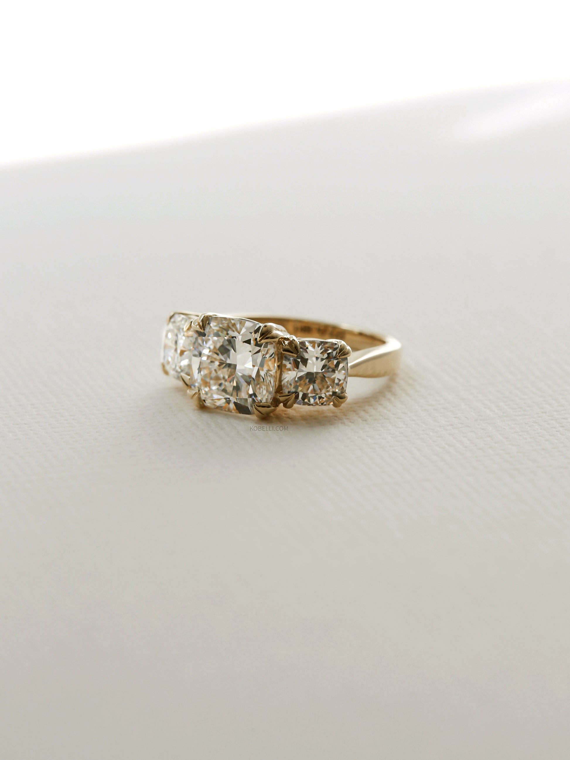 Tapering Solid Gold Band