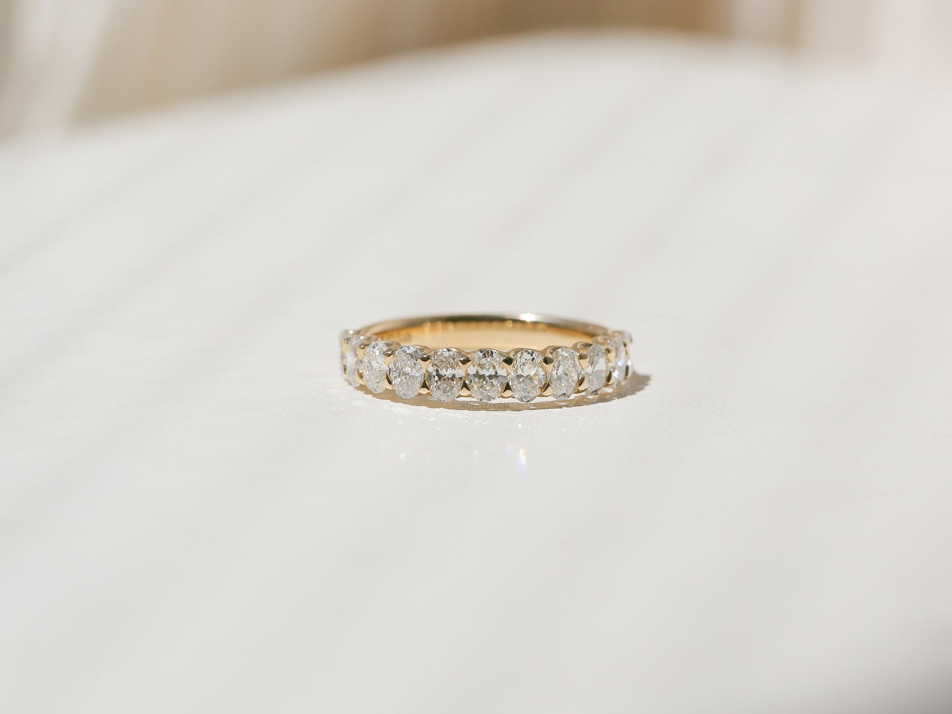 Kobelli Oval Diamond Band
