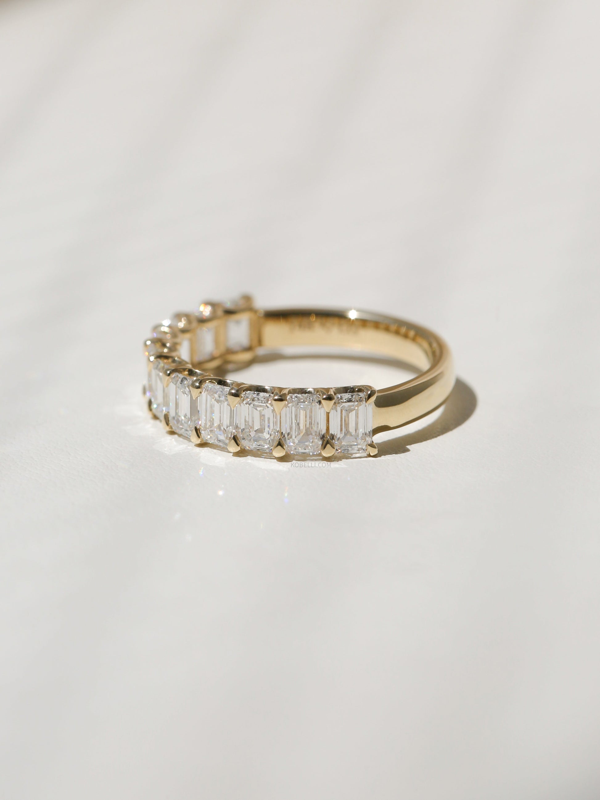 Kobelli Emerald Diamond Band