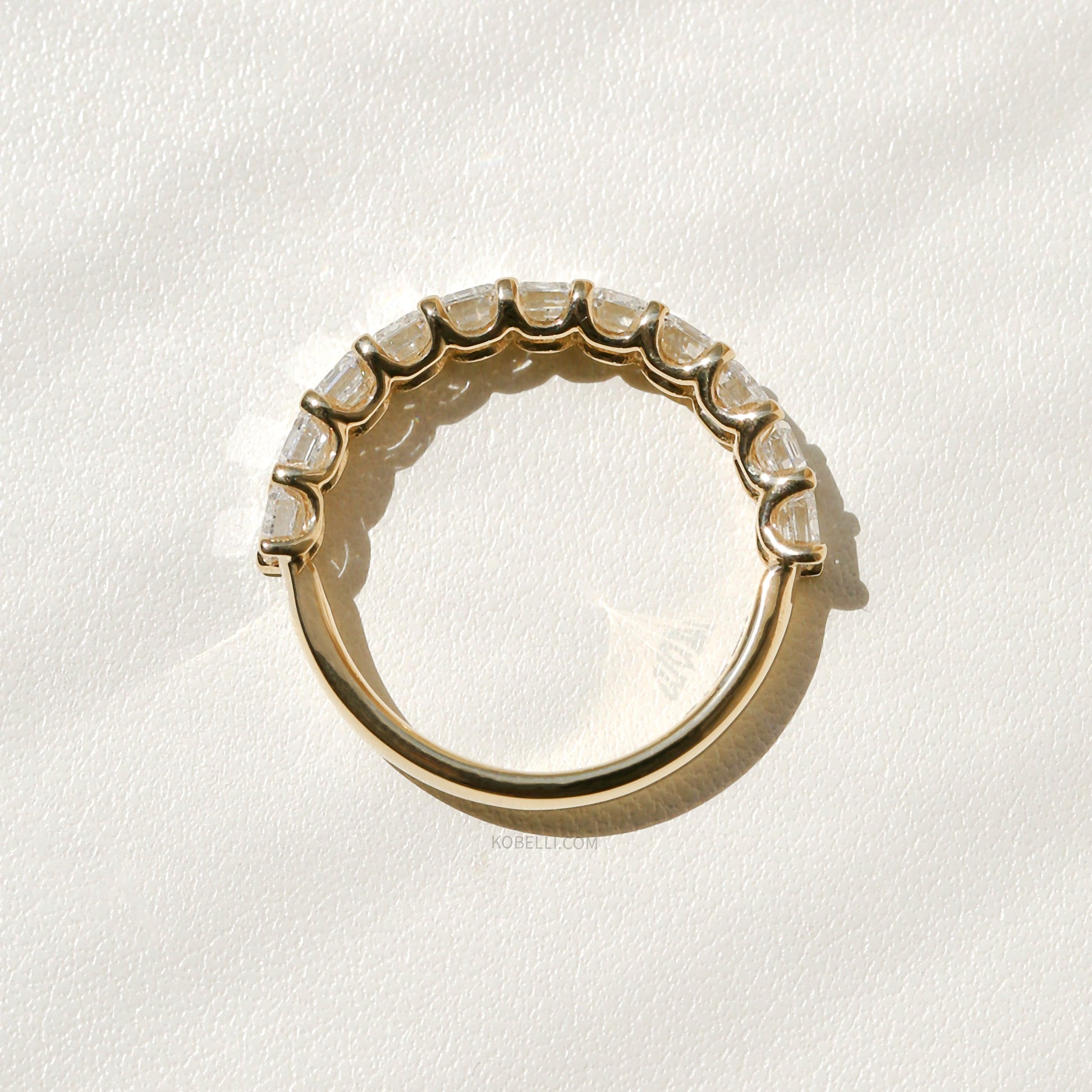 Kobelli Emerald Diamond Band
