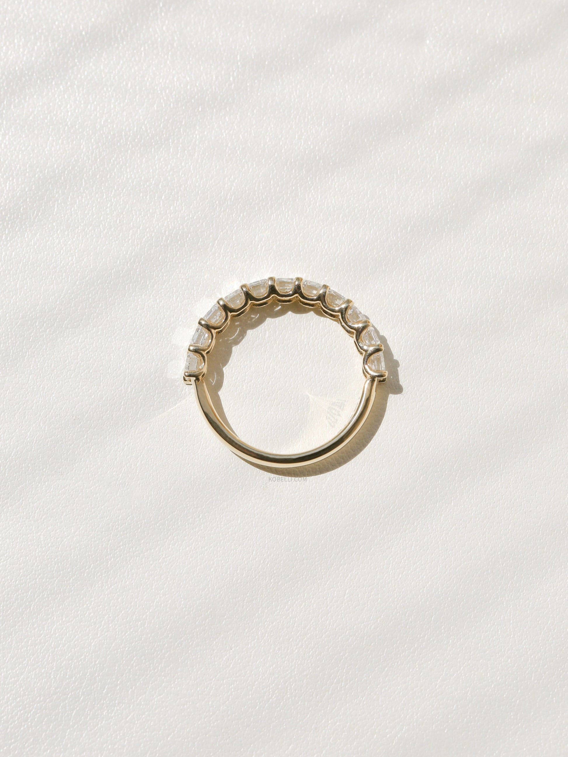 Kobelli Emerald Diamond Band