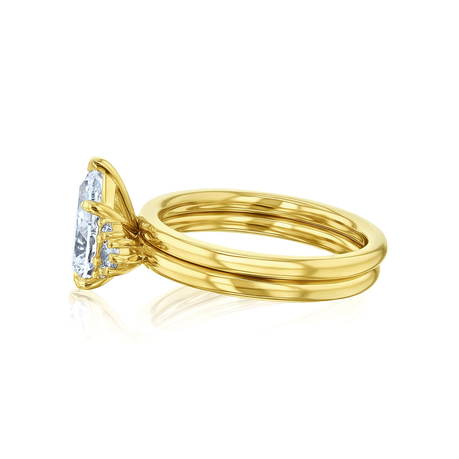 side angle in yellow gold