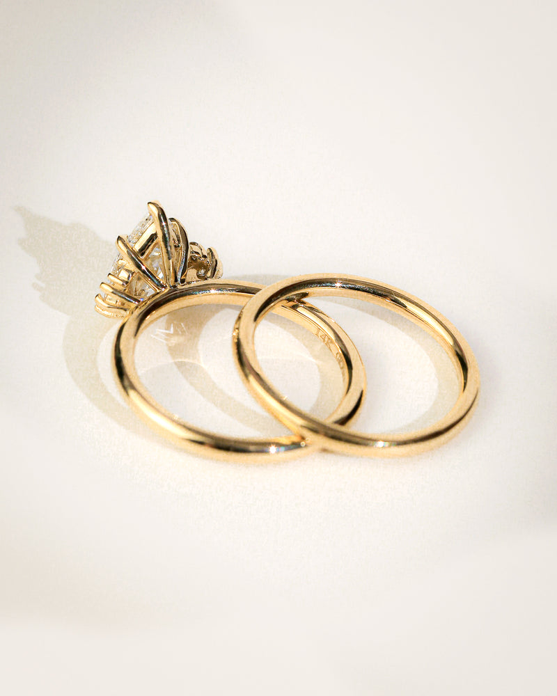 raised center setting of engagement ring