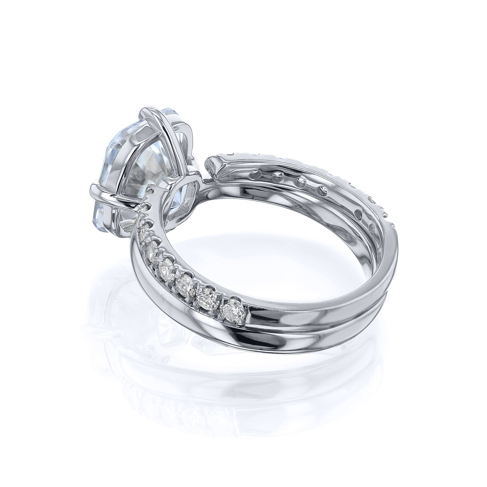 Old Mine Lab Grown Diamond Plain Band Candlelight Ring