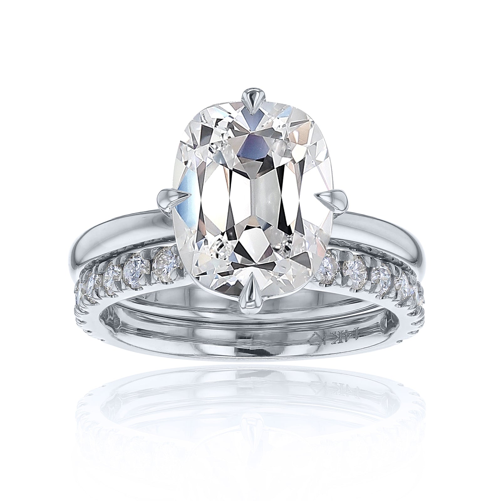 Old Mine Lab Grown Diamond Plain Band Candlelight Ring