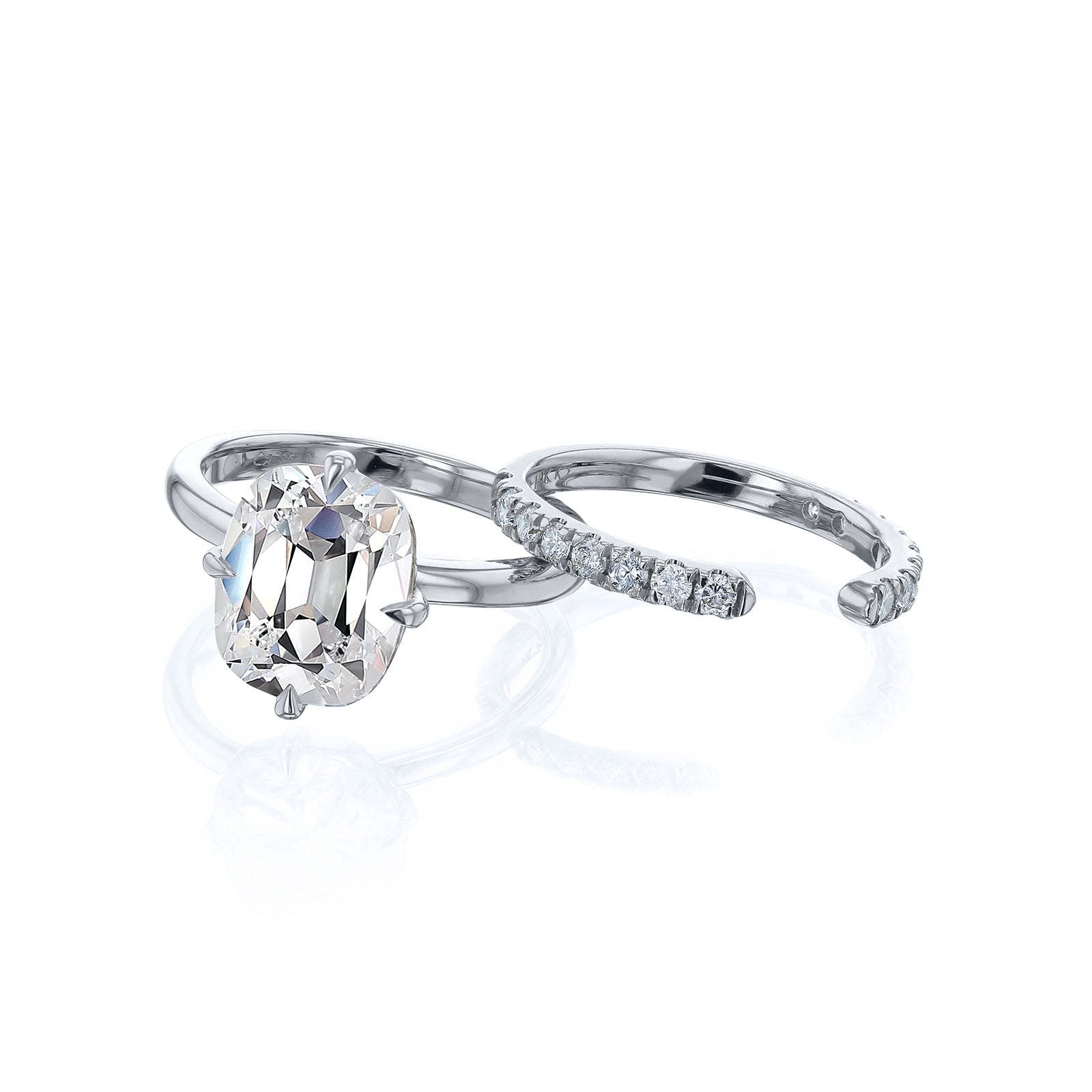 Old Mine Lab Grown Diamond Plain Band Candlelight Ring