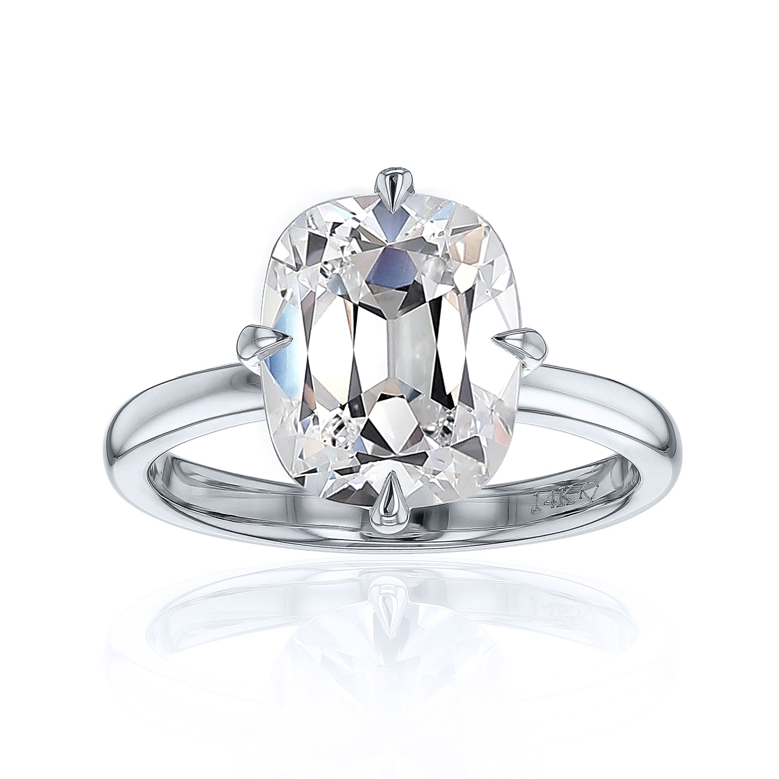 Old Mine Lab Grown Diamond Plain Band Candlelight Ring