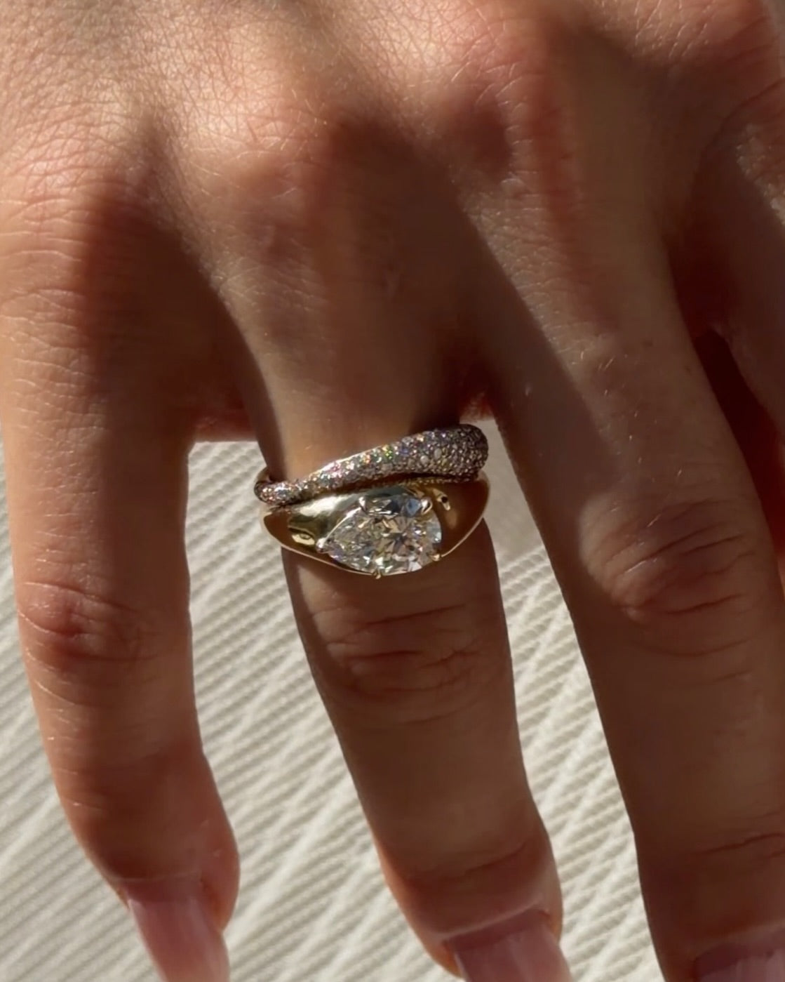 Kobelli Concordia Bridal Set worn on a hand