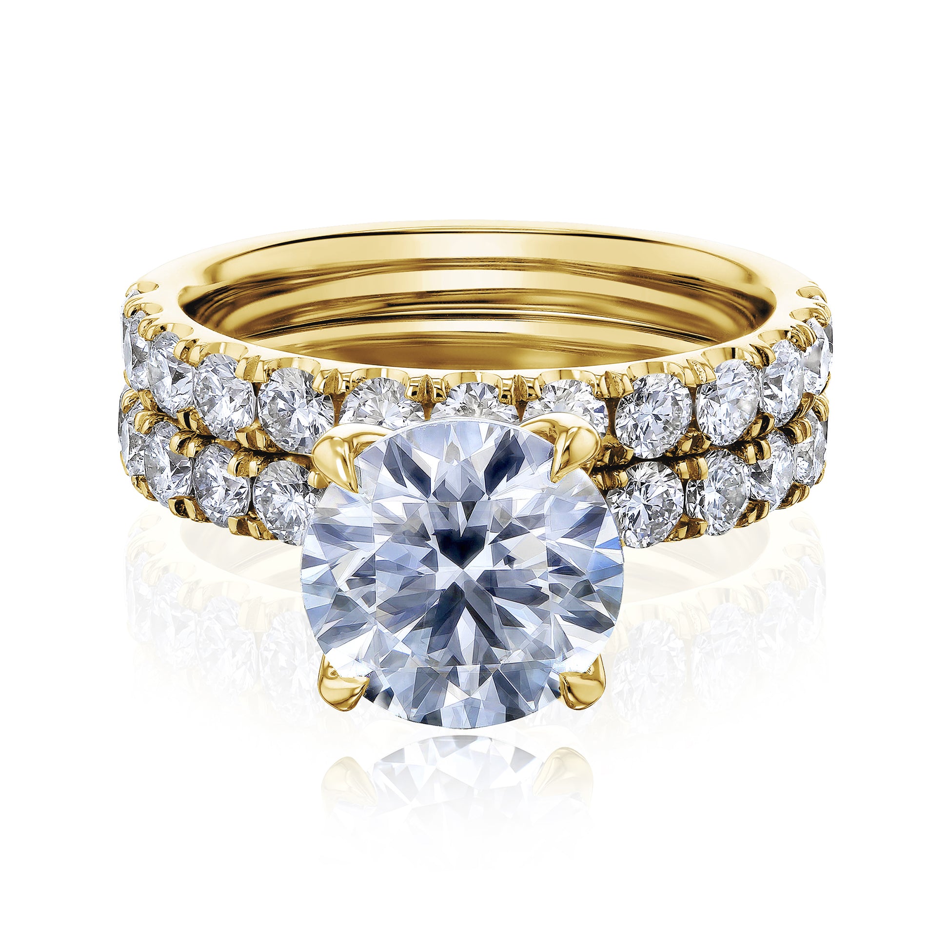 Round Diamond Centered Engagement Ring and Matching Comfort Fit Wedding Band in Yellow Gold