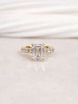 Lifestyle image of ring size 7.5