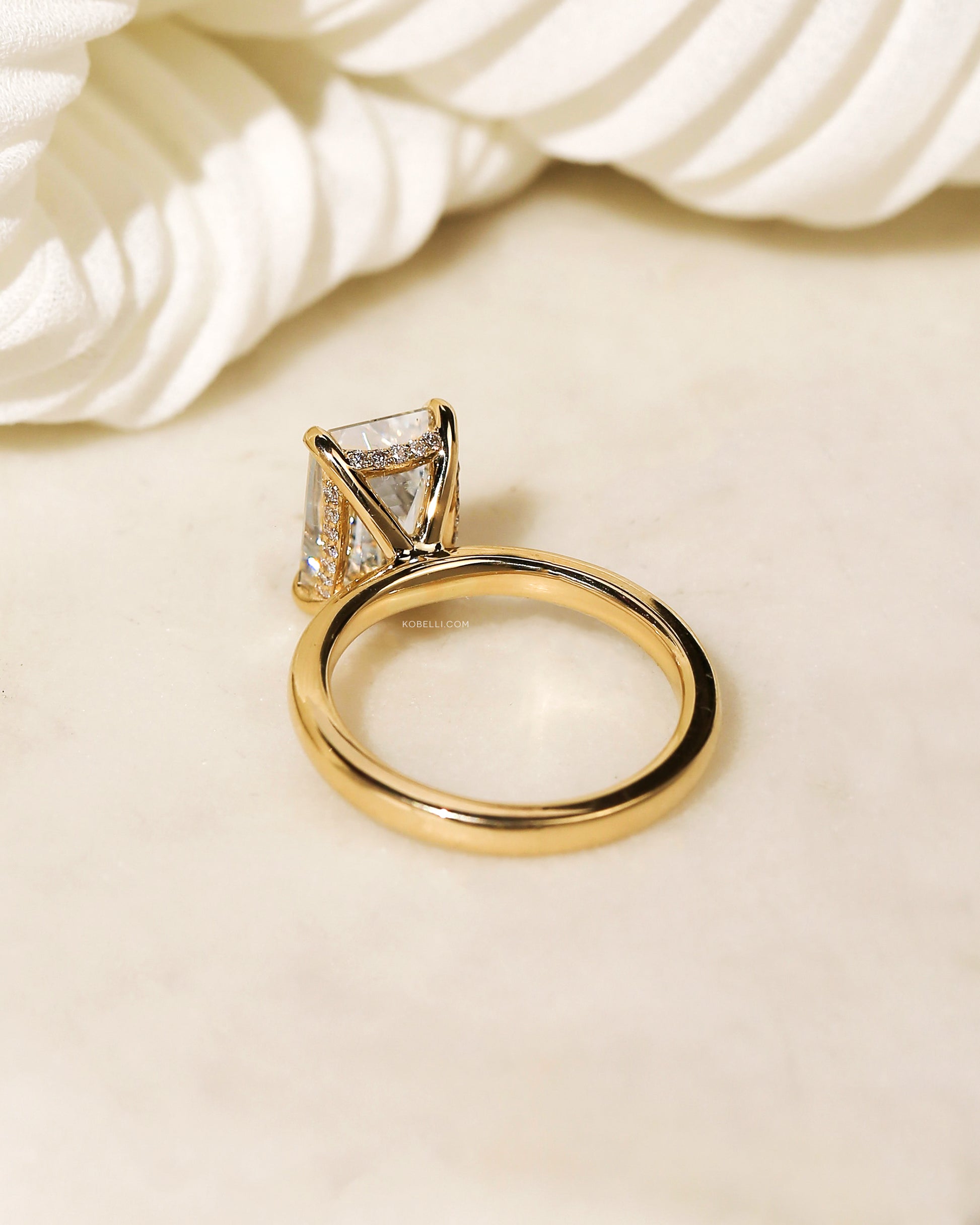 Solid plain gold band