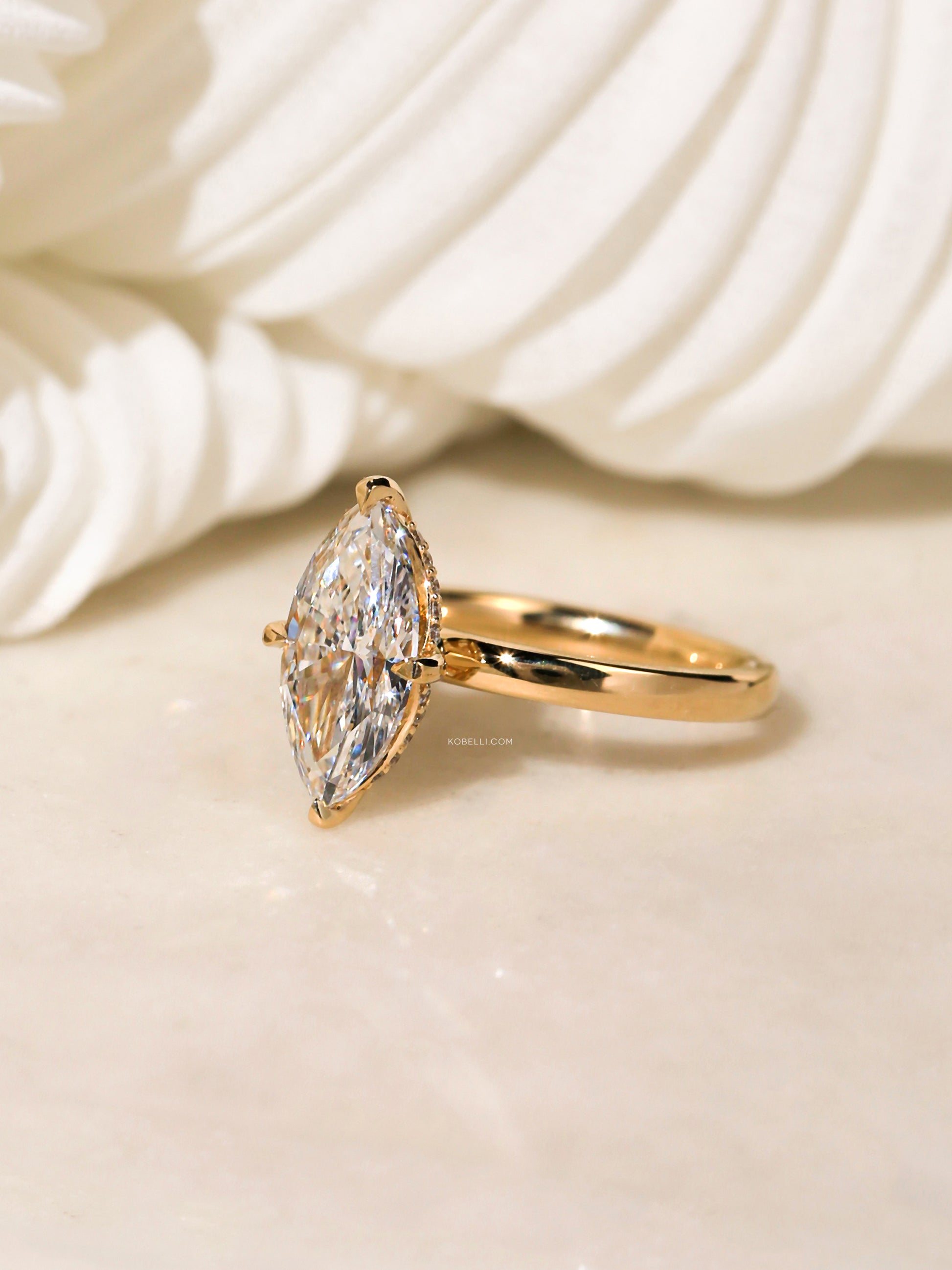 Plain gold band