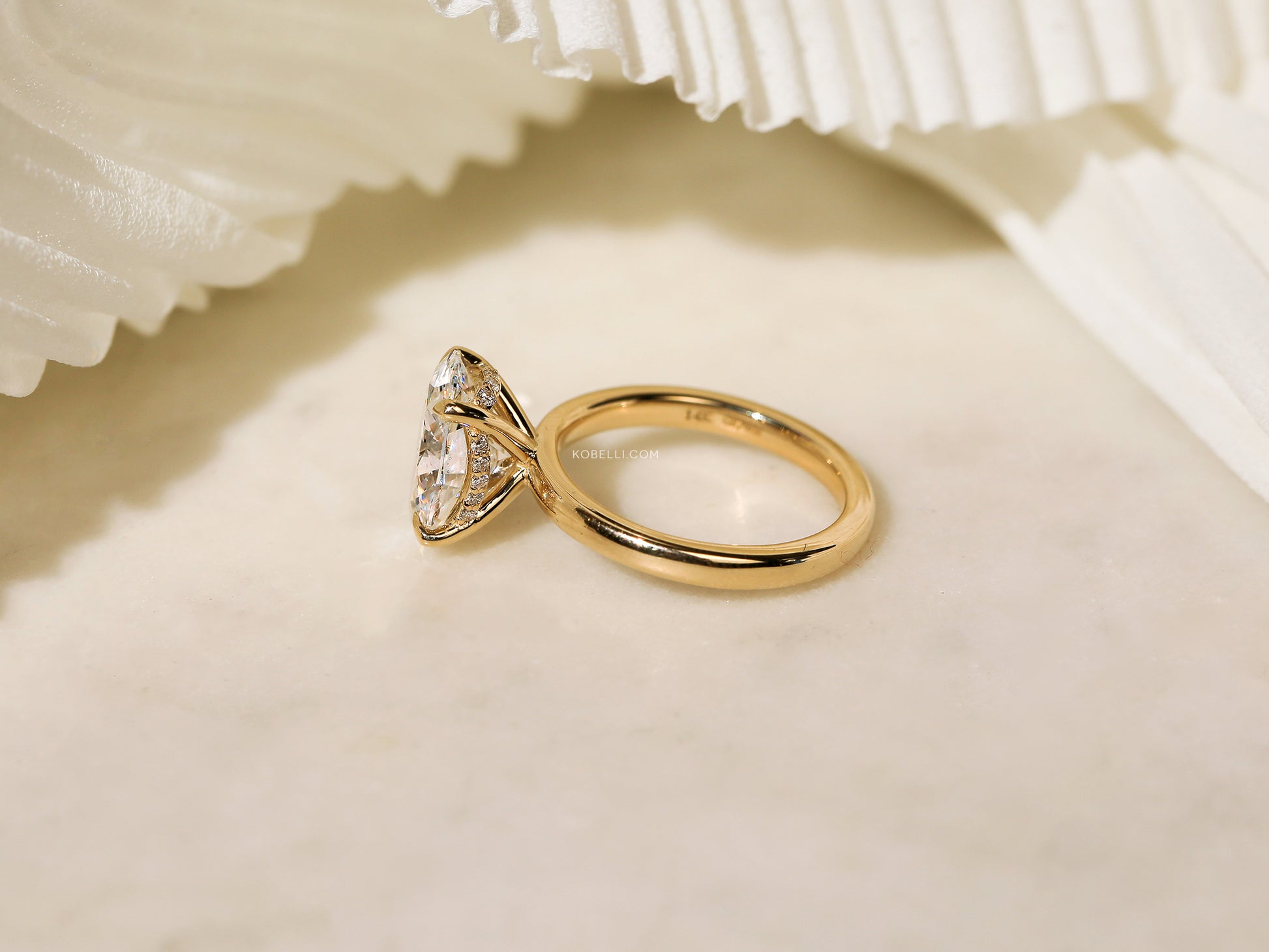 Hidden Curtain Halo on Floating Setting
