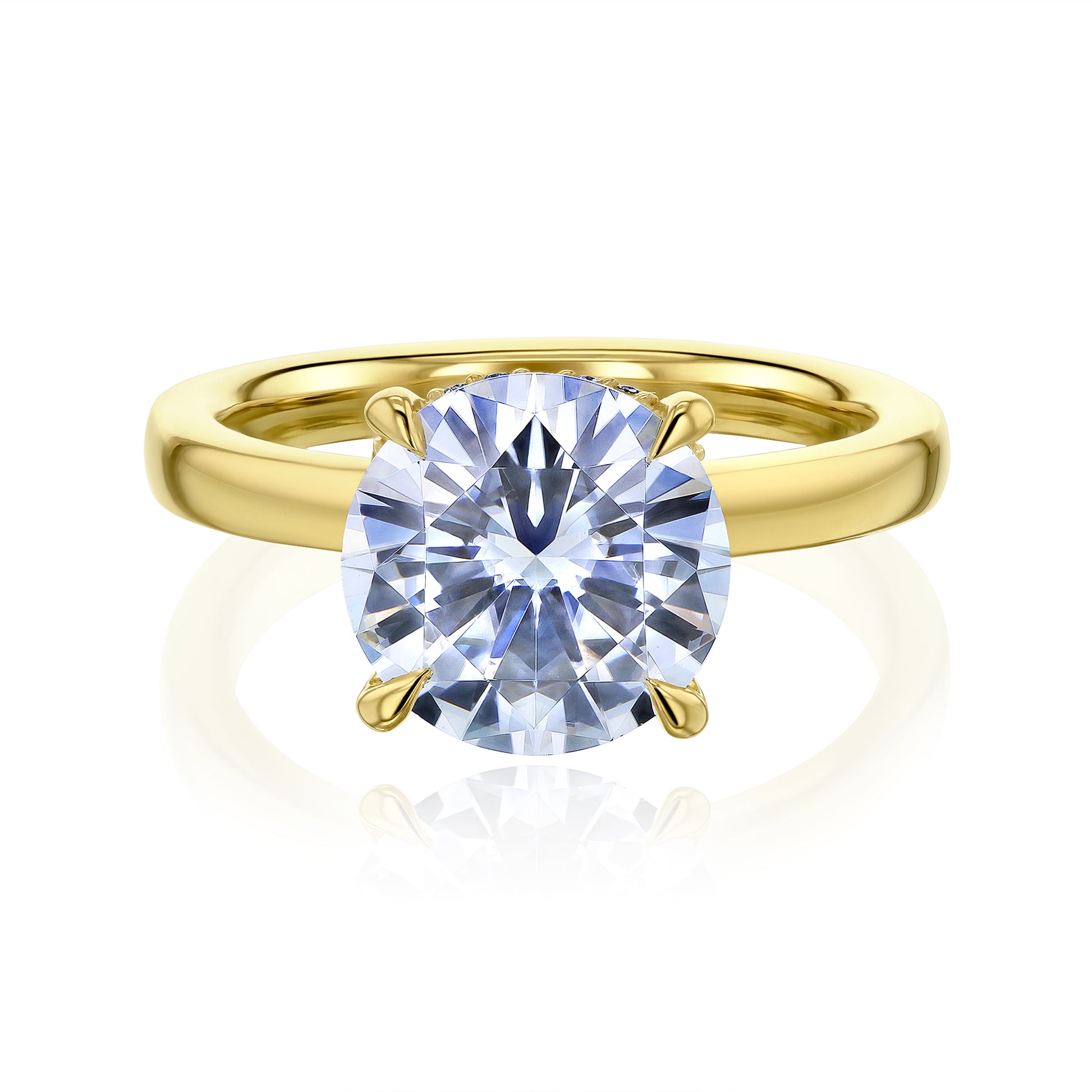 A closer look in yellow gold