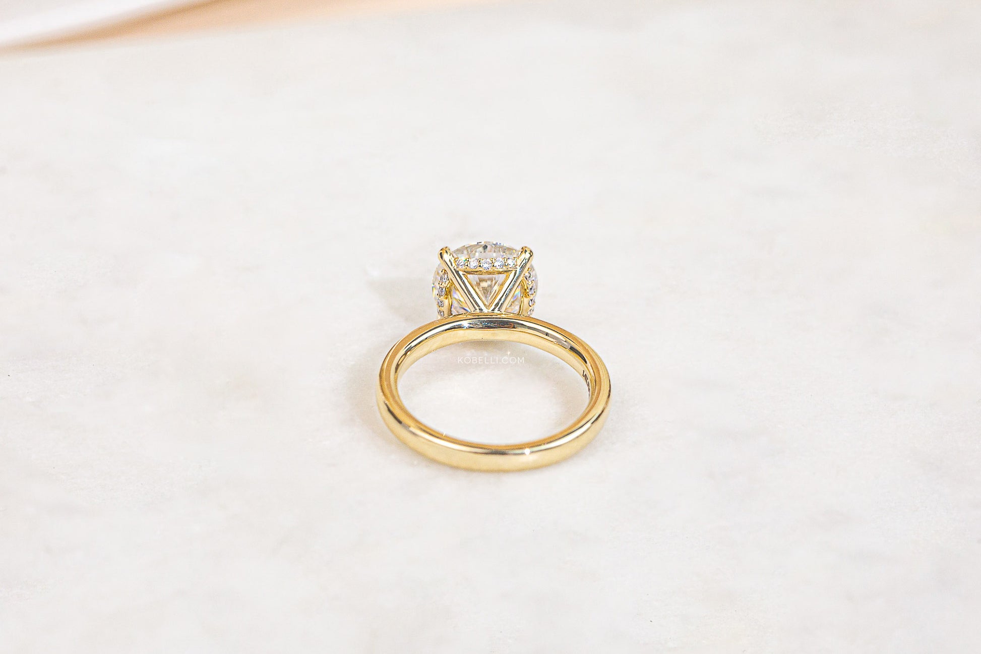Solid plain gold band