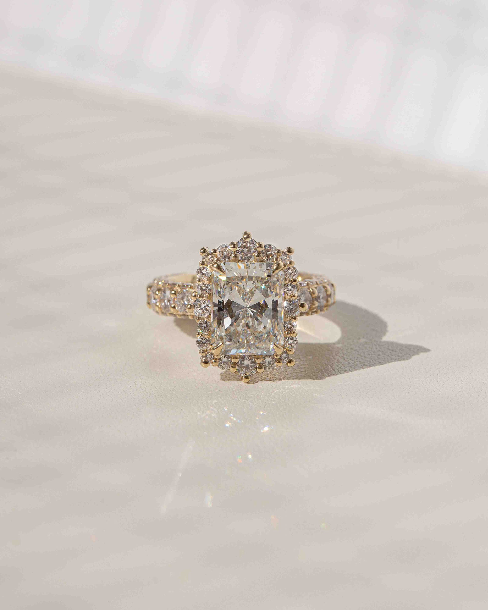 Vintage style fit for a queen