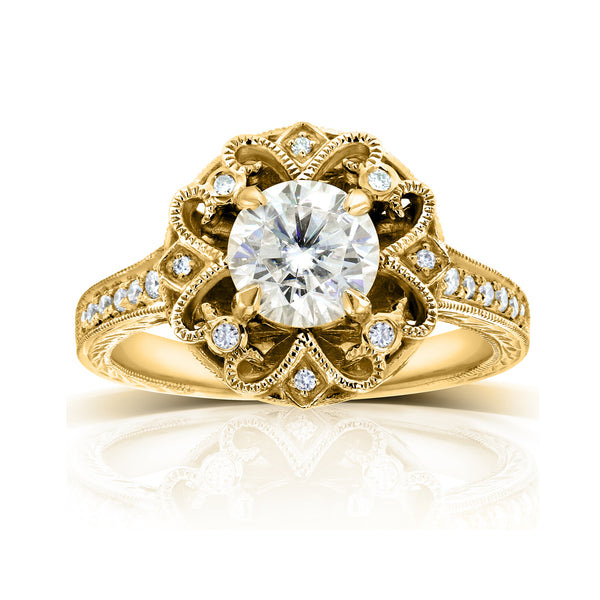 Vintage style yellow gold engagement ring