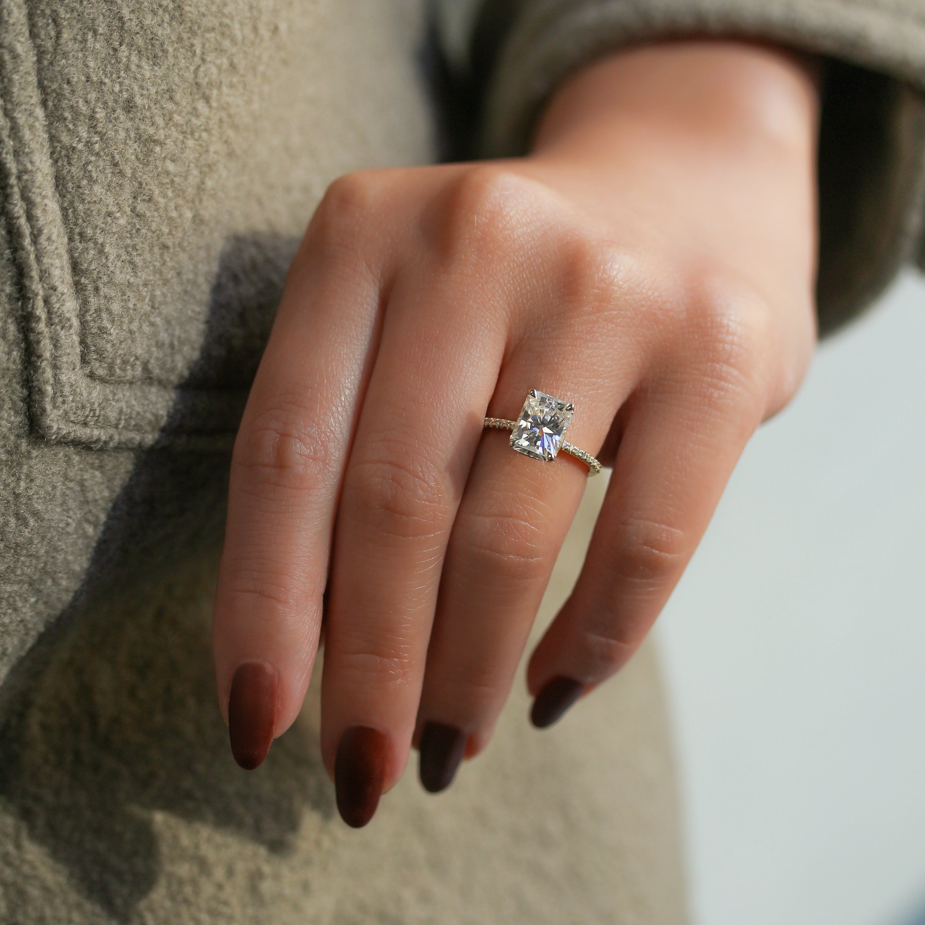 Kobelli Diamond Petite Engagement Ring