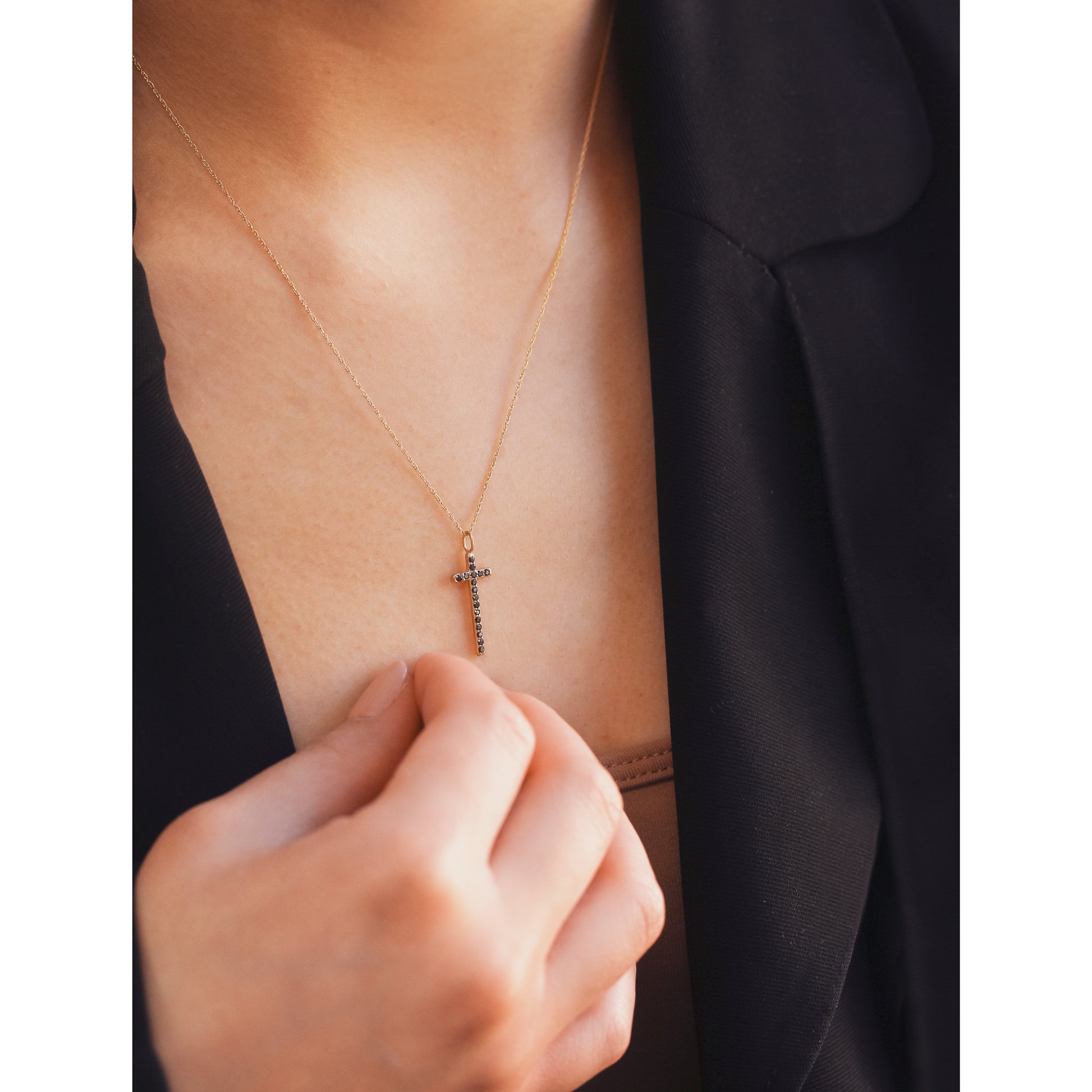 Minimal Colored Diamond Cross