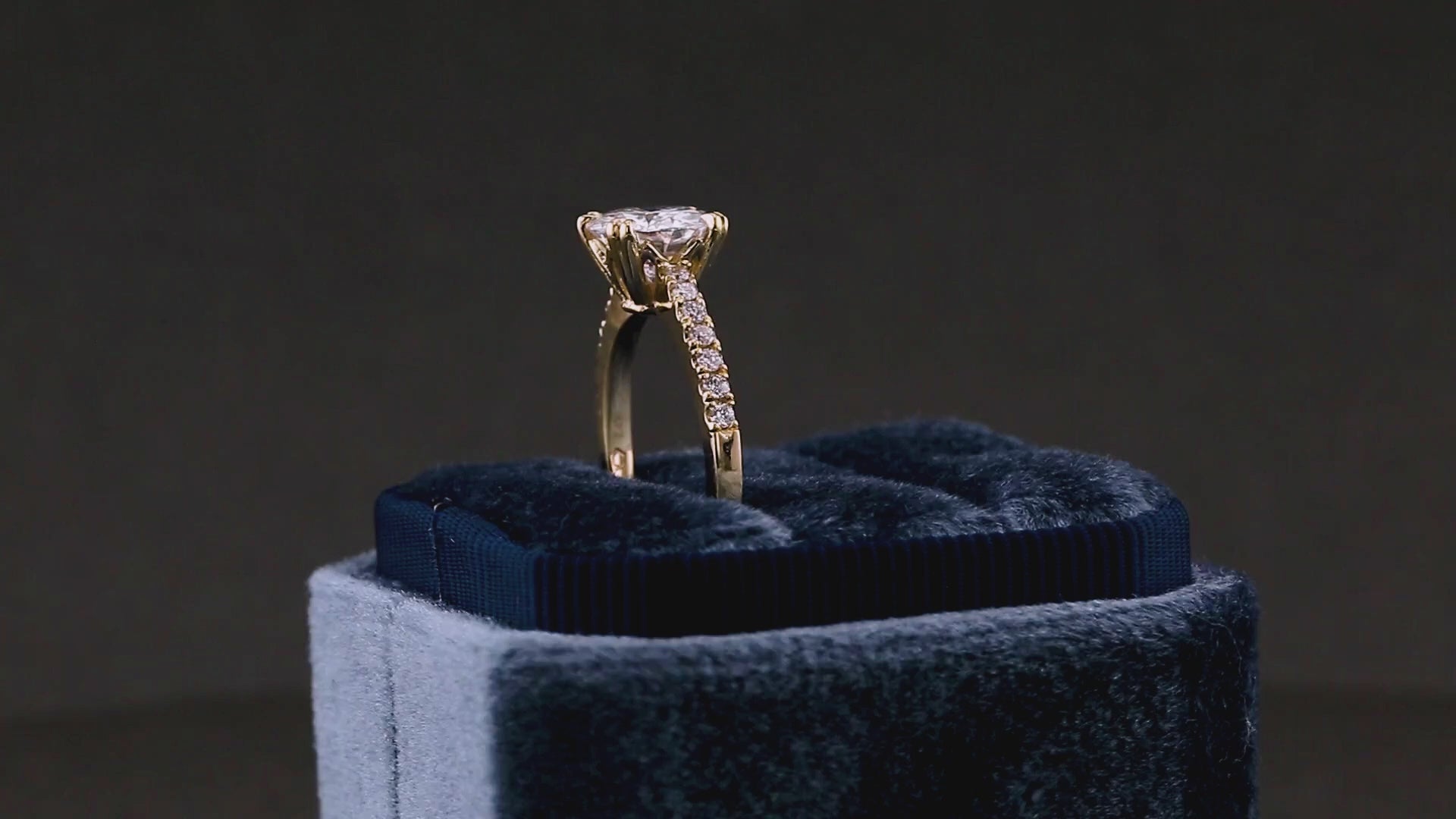 video of top selling tulip ring