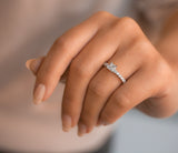 anel de noivado com pavé francês de diamante princesa 1ct.tw