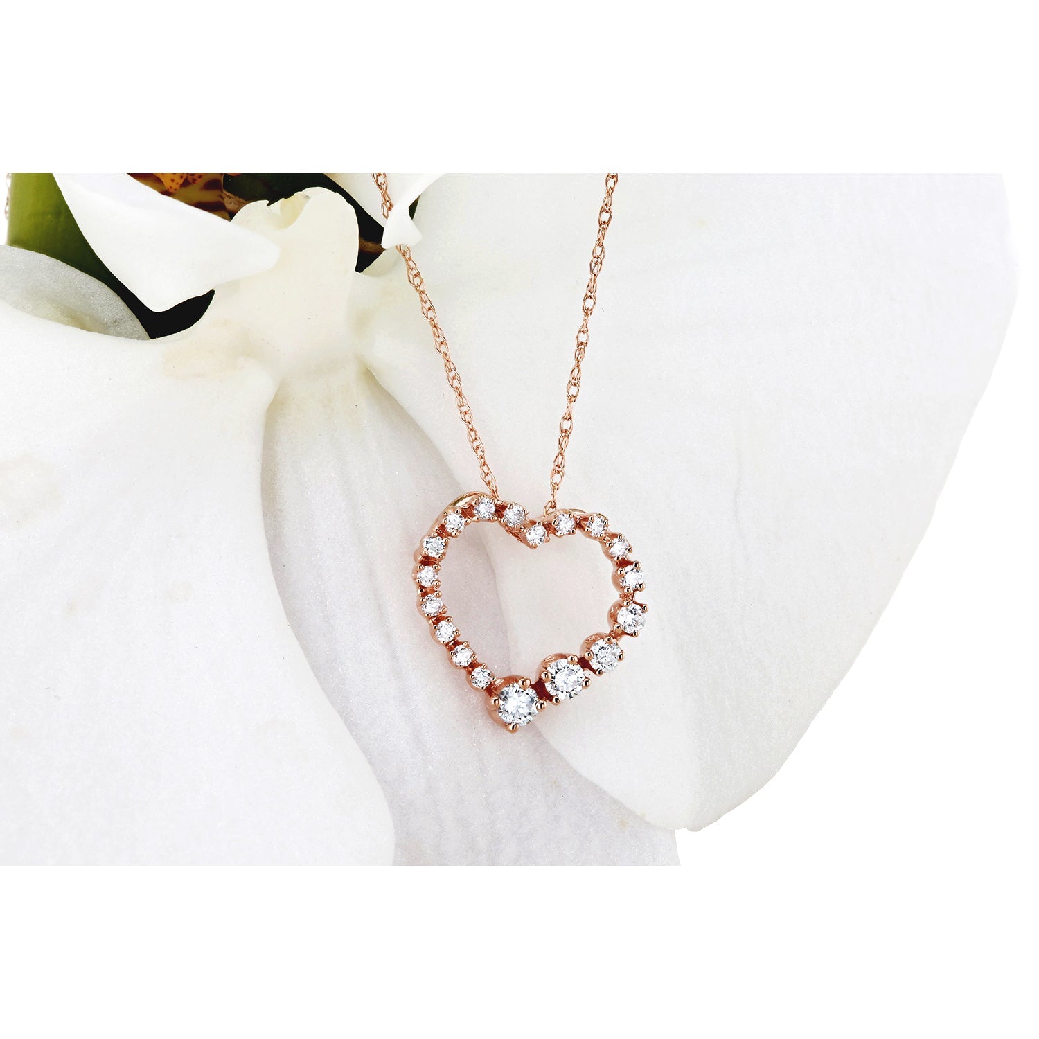 0.25 Carat Natural Diamond Graduating Heart Necklace