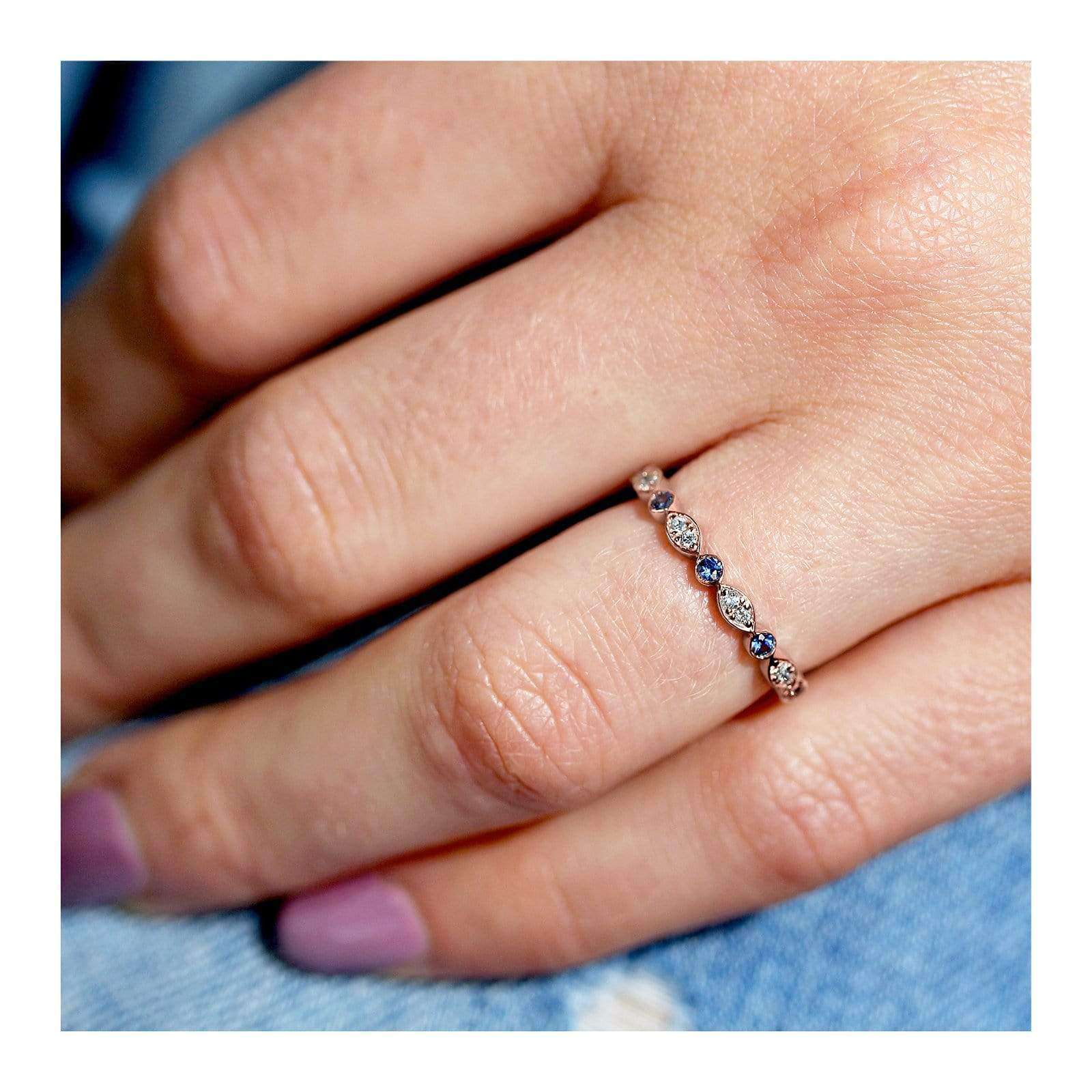 Kobelli Bezel Sapphire Pave Diamond Patterned Gold Band