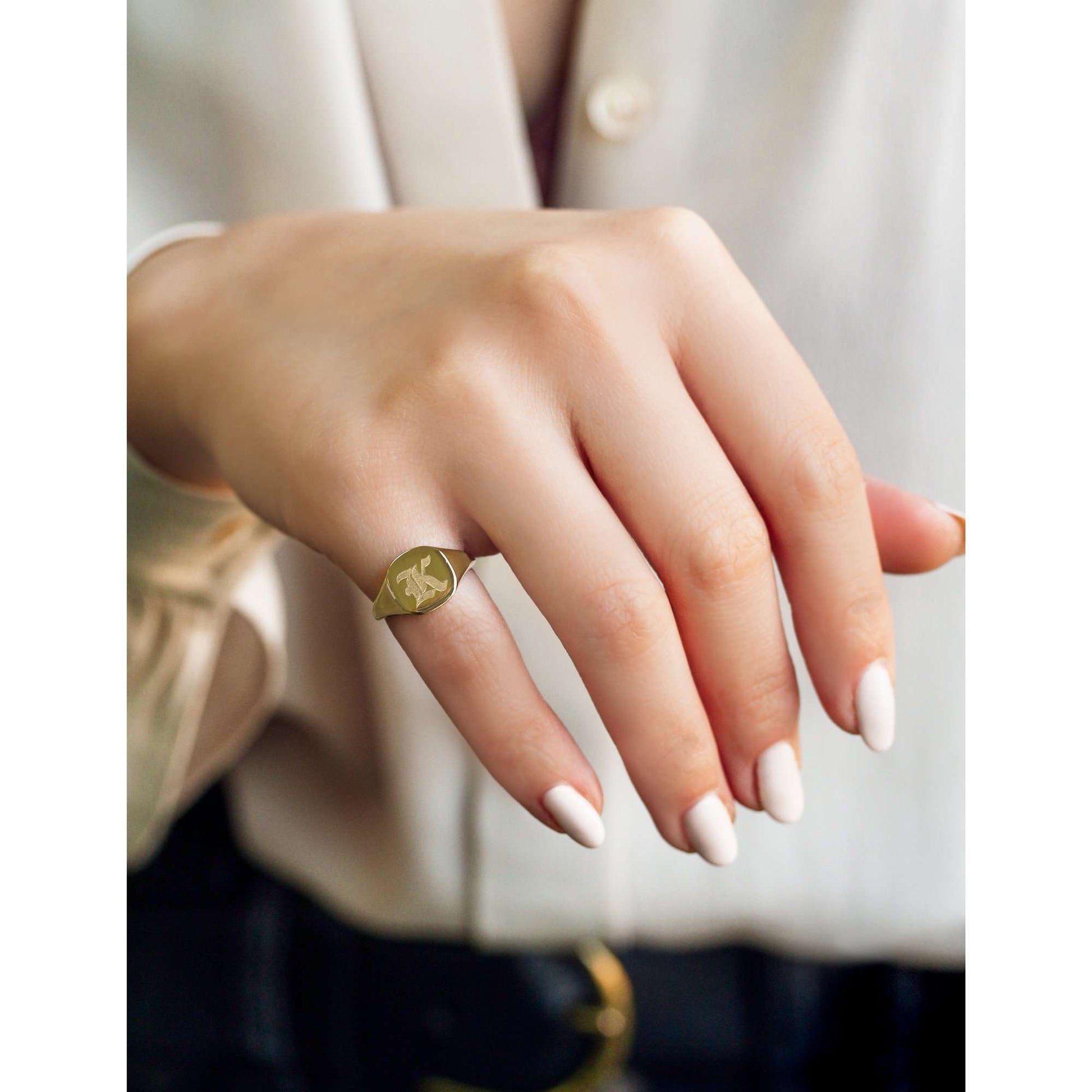 Kobelli Signet Ring