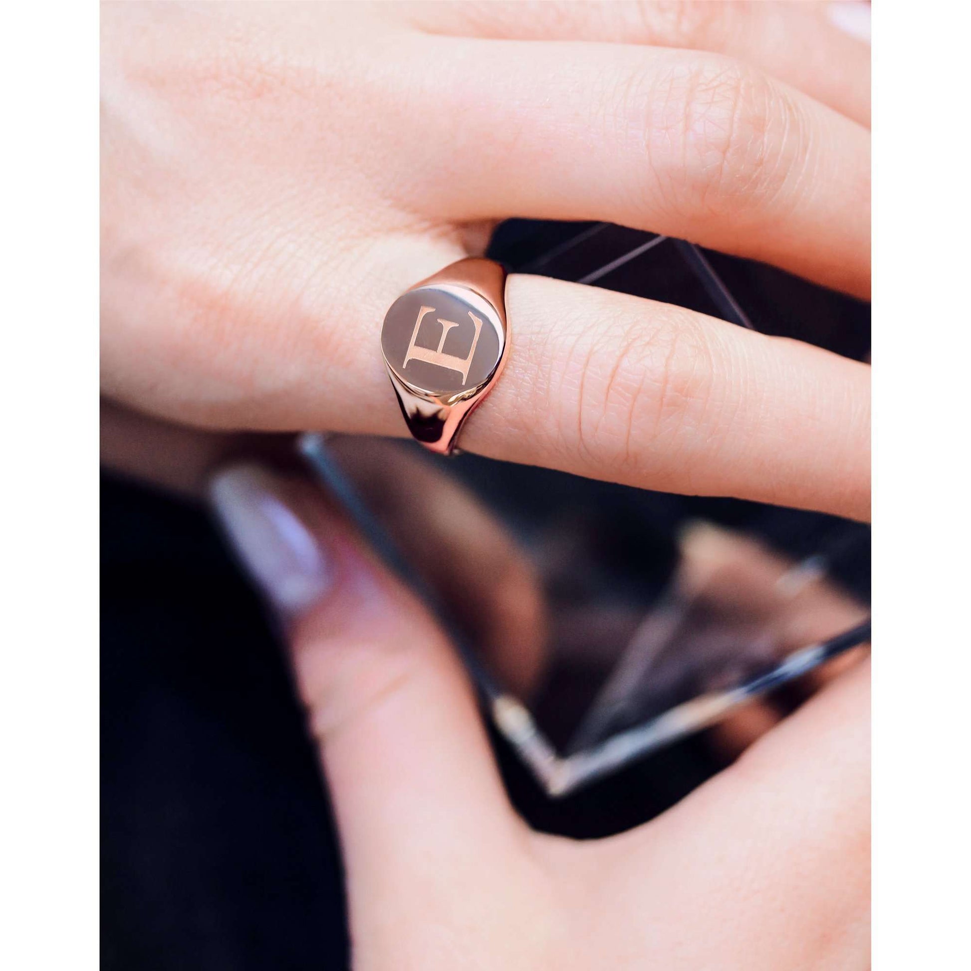 Kobelli Signet Ring