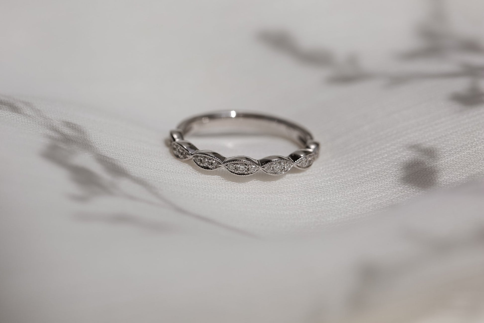 Kobelli Scallop Diamond Band