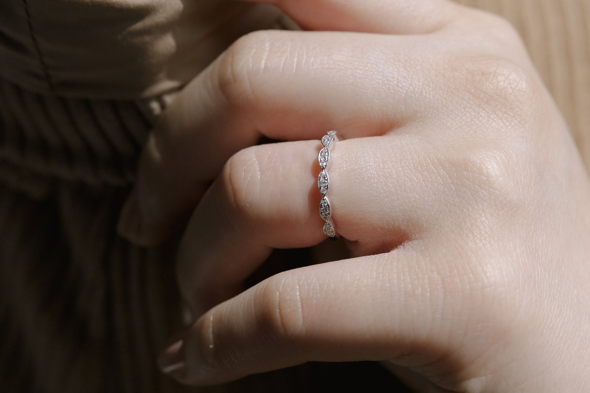 Kobelli Scallop Diamond Band