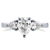 Kobelli diamantpære tre-stens forlovelsesring 1 3/5 CTW i platin (certificeret) 71289X/7.0P