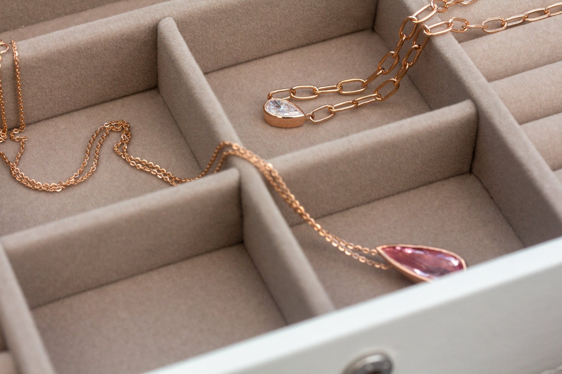 Solitaire Pear Morganite 4.35 Carat Necklace